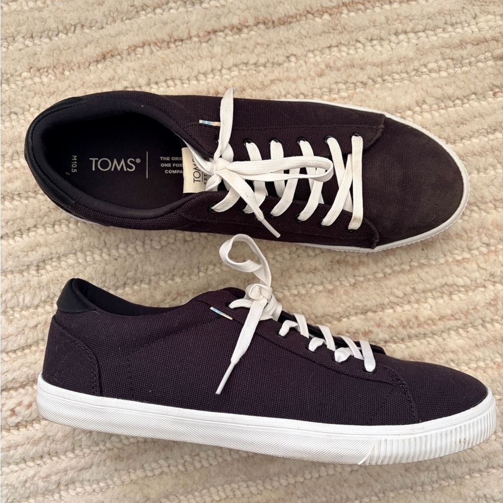 TOMS Men's Dark Canvas Sneakers‎ with White Laces